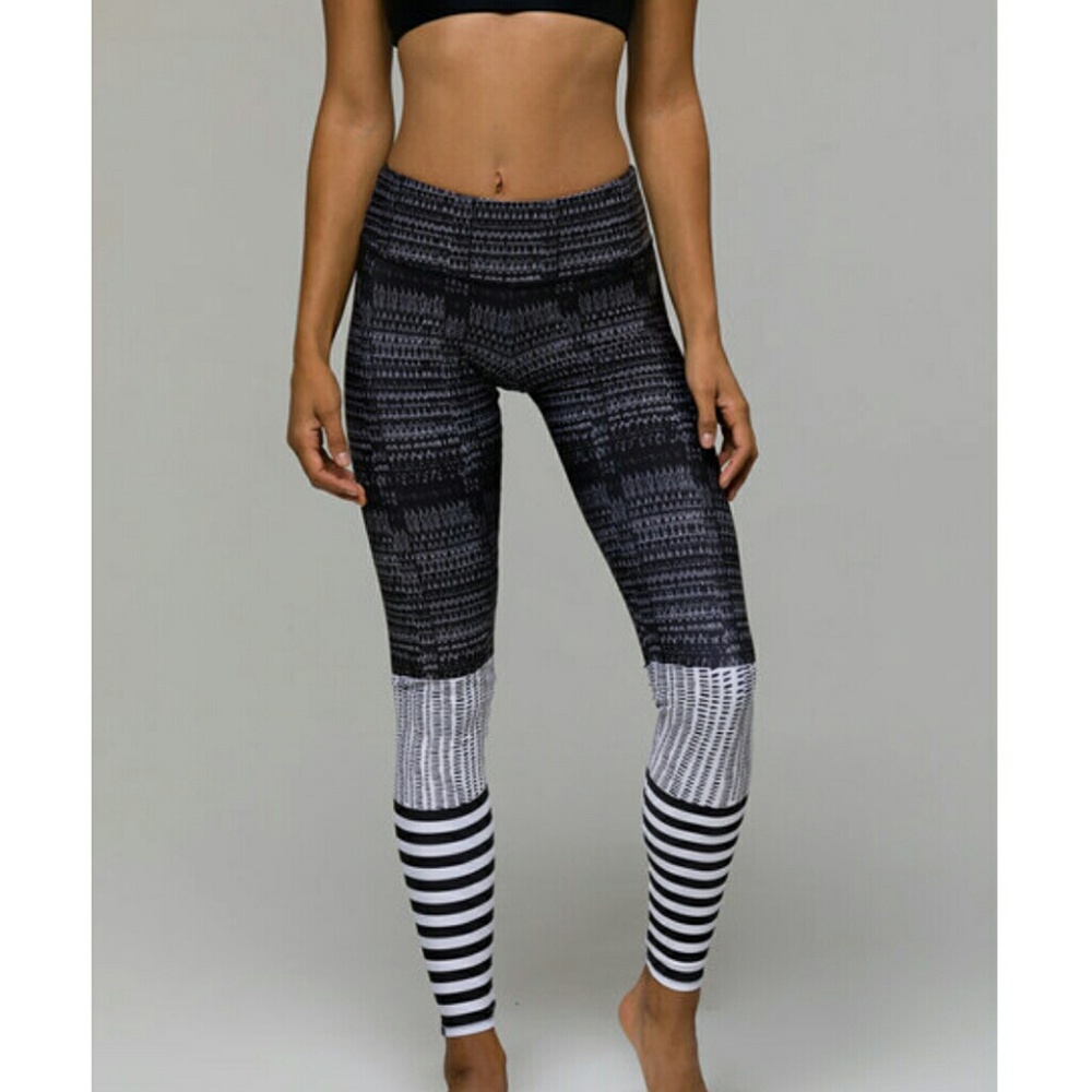 Onzie Graphic Legging - Levels